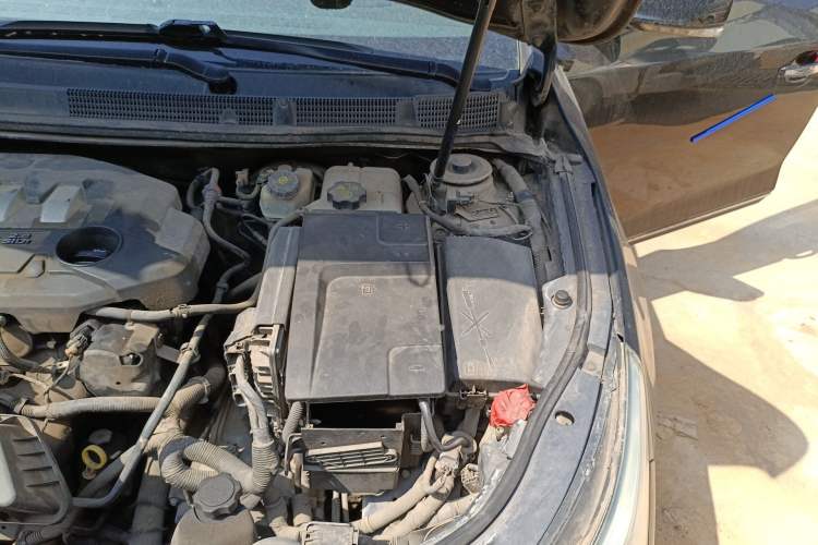 Used Buick LaCrosse 2011 2.4L SIDI Luxury Edition Engine Bay Left