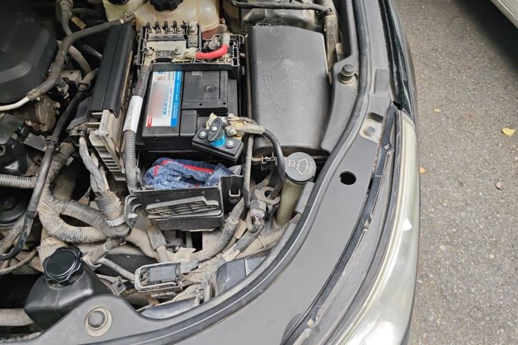 Used Buick LaCrosse 2011 2.4L SIDI Comfort Sunroof Version Engine Bay Left