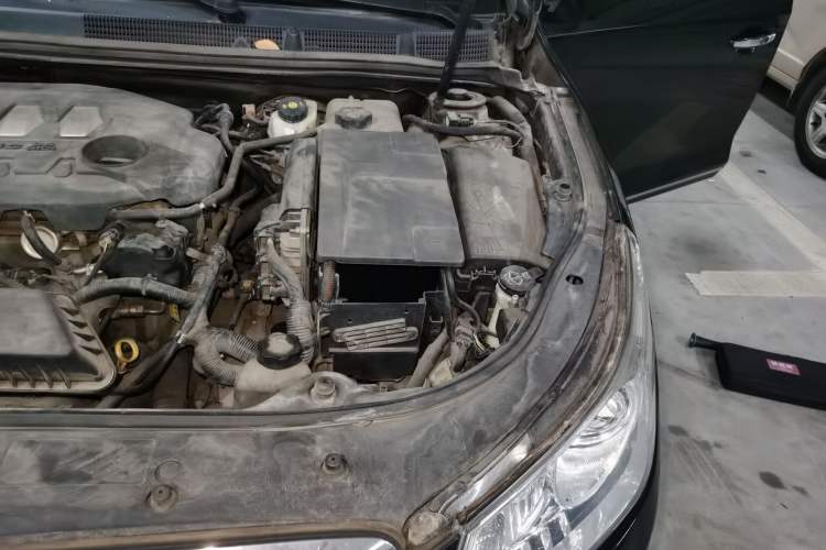 Used Buick LaCrosse 2011 2.4L SIDI Luxury Edition Engine Bay Left