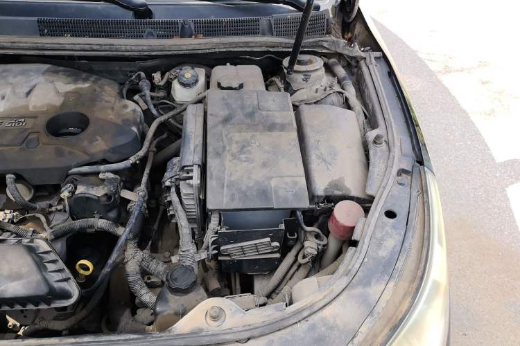 Used Buick LaCrosse 2011 2.4L SIDI Elegant Edition Engine Bay Left