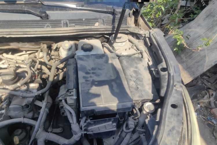 Used Buick LaCrosse 2011 2.4L SIDI Haoya Edition Engine Bay Left