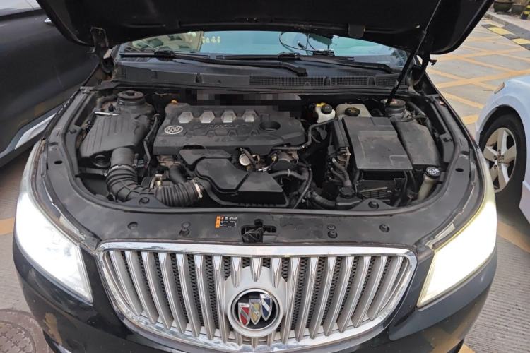 Used Buick LaCrosse 2011 2.4L SIDI Elegant Edition Engine Bay