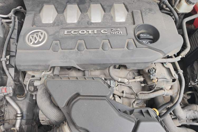 Used Buick LaCrosse 2011 2.4L SIDI Elegant Edition Engine Bay