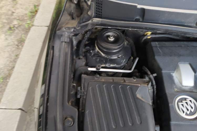Used Buick LaCrosse 2011 2.4L SIDI Haoya Edition Engine Bay Right