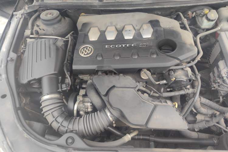 Used Buick LaCrosse 2011 2.4L SIDI Elegant Edition Engine Bay Right