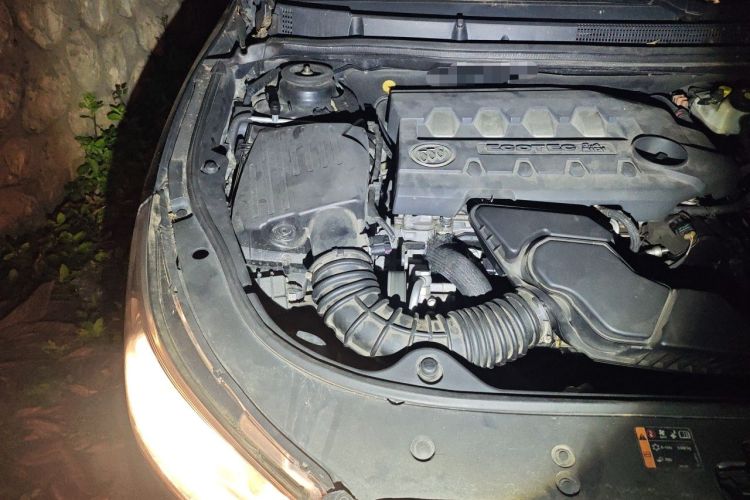 Used Buick LaCrosse 2011 2.4L SIDI Elegant Edition Engine Bay Right