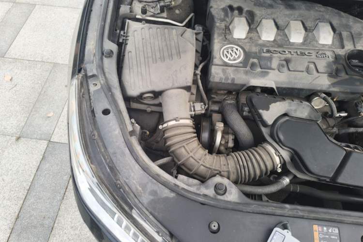 Used Buick LaCrosse 2011 2.4L SIDI Luxury Edition Engine Bay Right