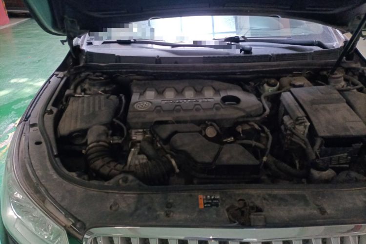 Used Buick LaCrosse 2011 2.4L SIDI Comfort Edition Engine Bay Right