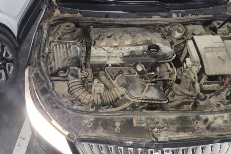 Used Buick LaCrosse 2011 2.4L SIDI Elegant Edition Engine Bay Right