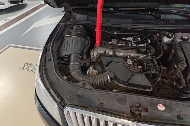 Used Buick LaCrosse 2011 2.4L SIDI Elegant Edition Engine Bay Right