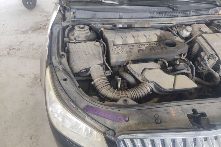 Used Buick LaCrosse 2011 2.4L SIDI Elegant Edition Engine Bay Right