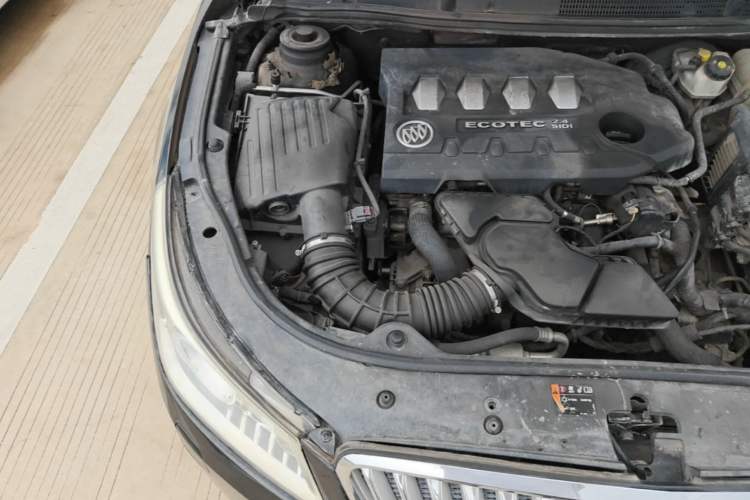 Used Buick LaCrosse 2011 2.4L SIDI Elegant Edition Engine Bay Right