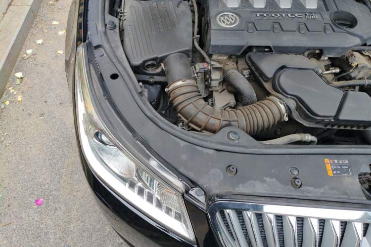 Used Buick LaCrosse 2011 2.4L SIDI Haoya Edition Engine Bay Right