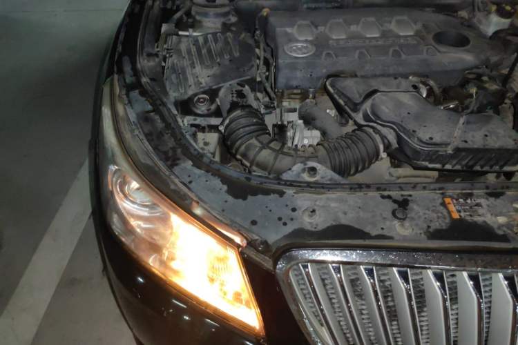 Used Buick LaCrosse 2011 2.4L SIDI Elegant Edition Engine Bay Right