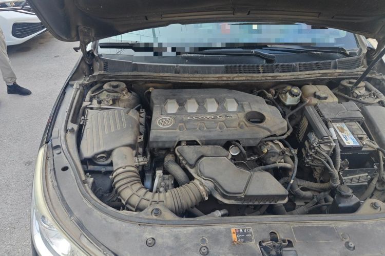 Used Buick LaCrosse 2011 2.4L SIDI Luxury Edition Engine Bay Right