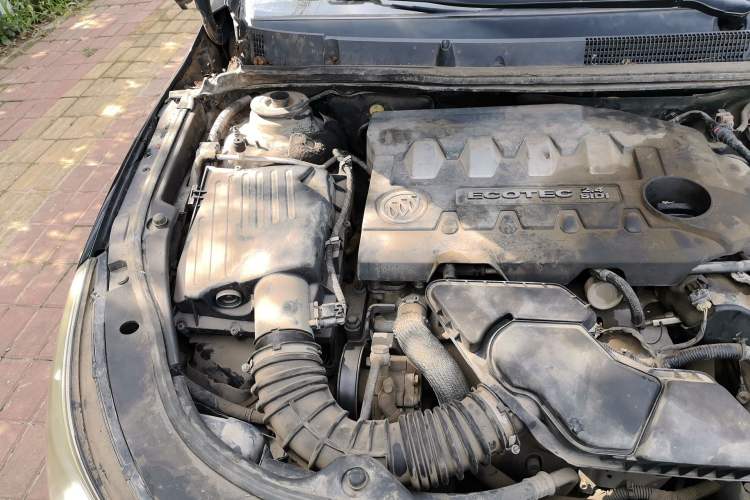 Used Buick LaCrosse 2011 2.4L SIDI Elegant Edition Engine Bay Right