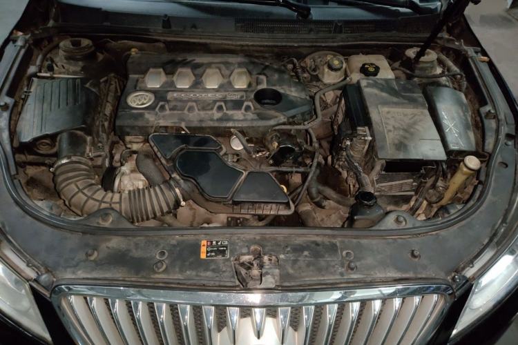 Used Buick LaCrosse 2011 2.4L SIDI Elegant Edition Engine Bay