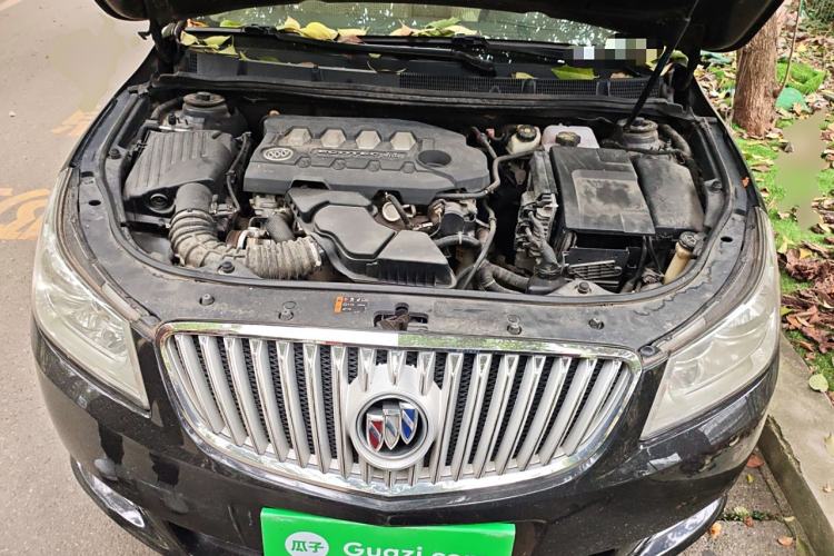 Used Buick LaCrosse 2011 2.4L SIDI Elegant Edition Engine Bay