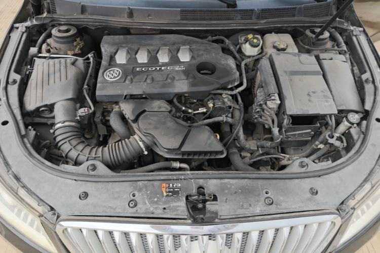 Used Buick LaCrosse 2011 2.4L SIDI Elegant Edition Engine Bay