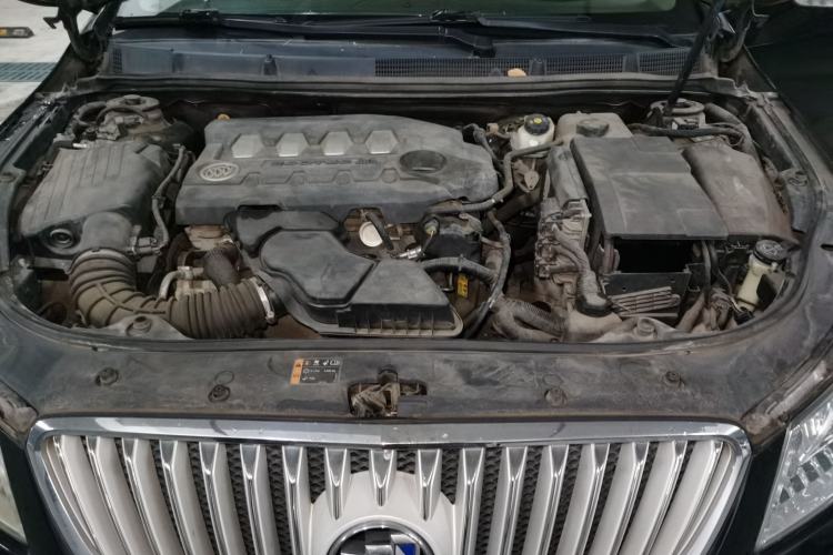 Used Buick LaCrosse 2011 2.4L SIDI Luxury Edition Engine Bay