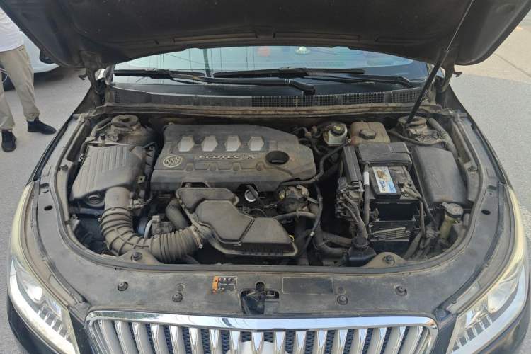 Used Buick LaCrosse 2011 2.4L SIDI Luxury Edition Engine Bay