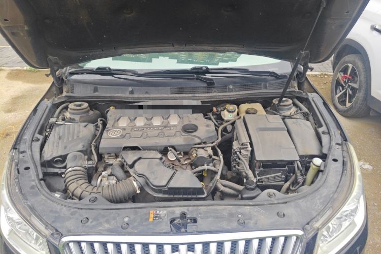 Used Buick LaCrosse 2011 2.4L SIDI Elegant Edition Engine Bay