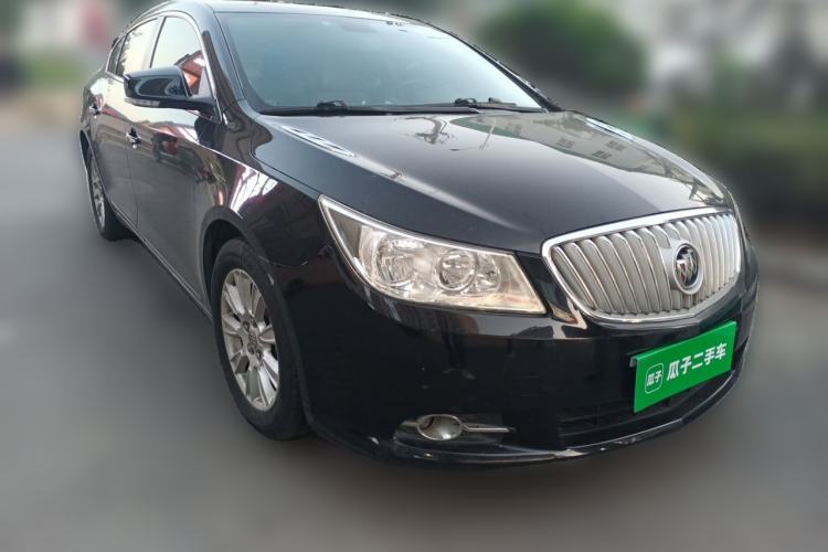 Used Buick LaCrosse 2011 2.4L SIDI Elegant Edition Front Right 45 Deg