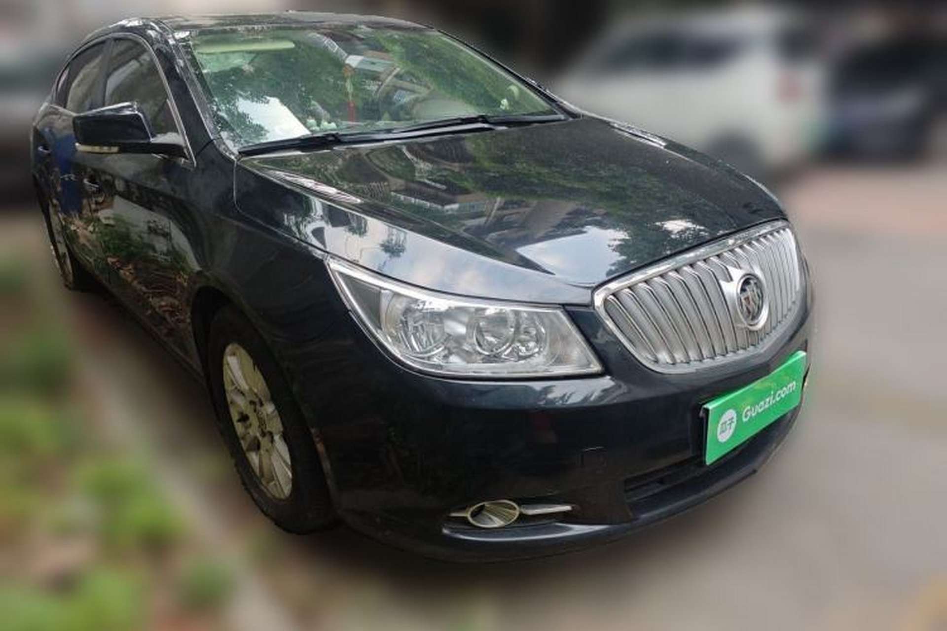 Used Buick LaCrosse 2011 2.4L SIDI Elegant Edition Front Right 45 Deg