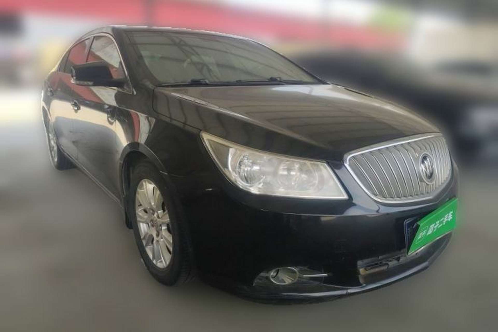 Used Buick LaCrosse 2011 2.4L SIDI Elegant Edition Front Right 45 Deg