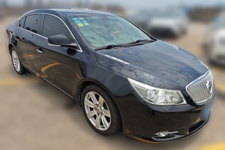 Used Buick LaCrosse 2011 2.4L SIDI Luxury Edition Front Right 45 Deg