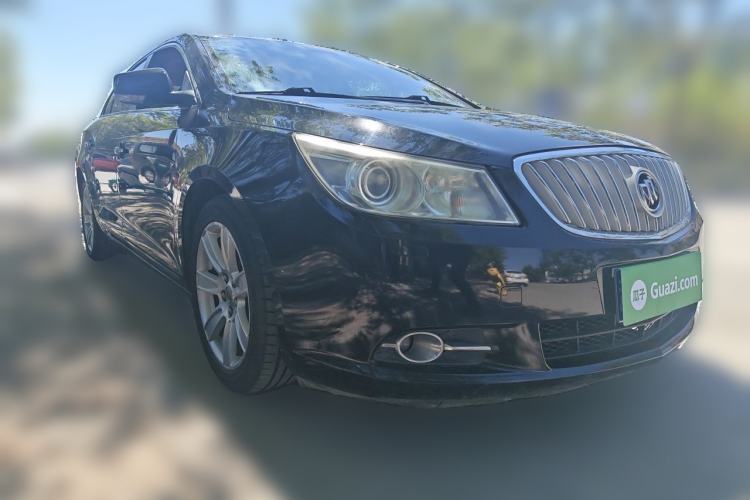 Used Buick LaCrosse 2011 2.4L SIDI Luxury Edition Front Right 45 Deg