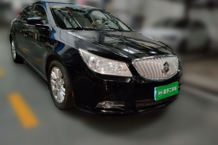 Used Buick LaCrosse 2011 2.4L SIDI Elegant Edition Front Right 45 Deg