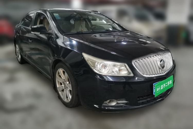 Used Buick LaCrosse 2011 2.4L SIDI Luxury Edition Front Right 45 Deg