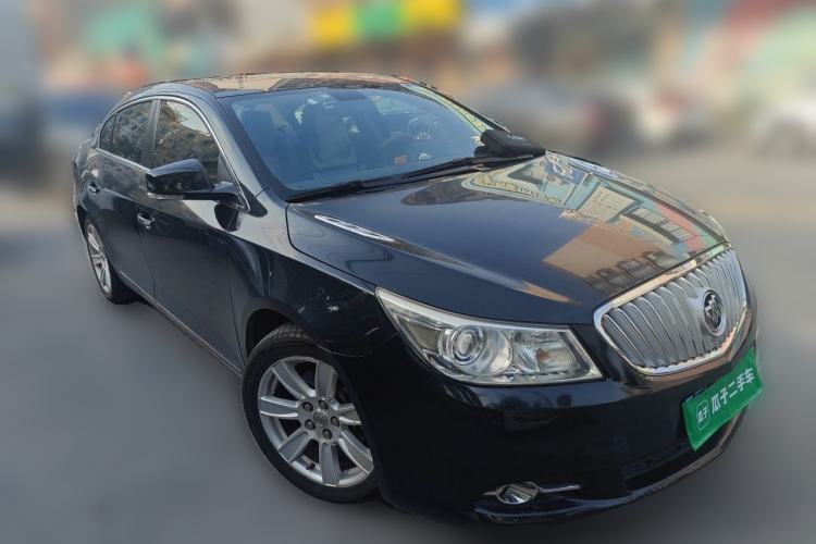 Used Buick LaCrosse 2011 2.4L SIDI Luxury Edition Front Right 45 Deg