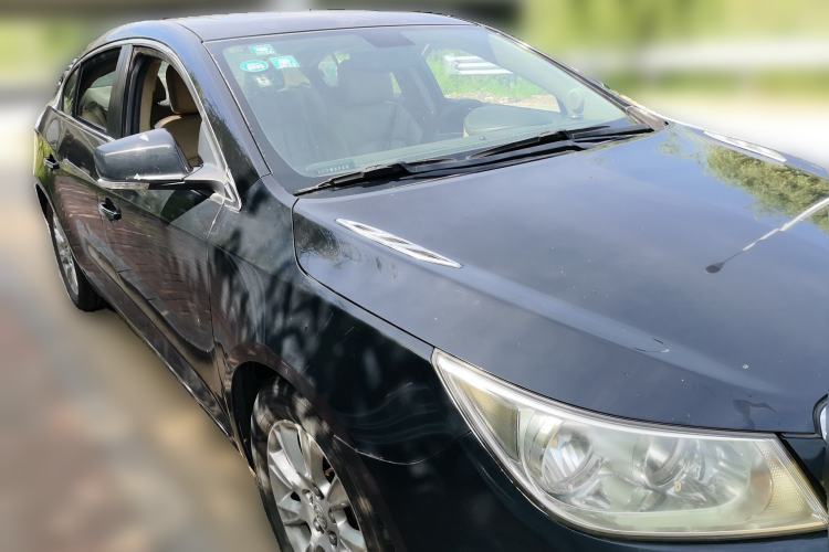 Used Buick LaCrosse 2011 2.4L SIDI Elegant Edition Front Right 45 Deg
