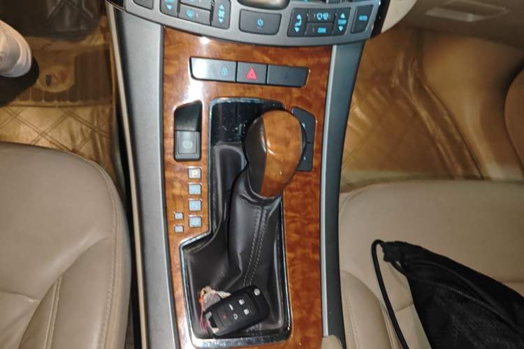 Used Buick LaCrosse 2011 2.4L SIDI Haoya Edition Gear Lever