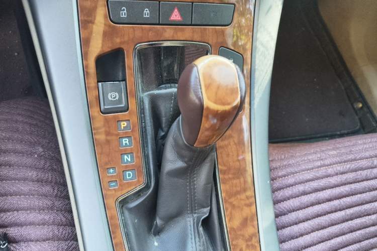 Used Buick LaCrosse 2011 2.4L SIDI Luxury Edition Gear Lever