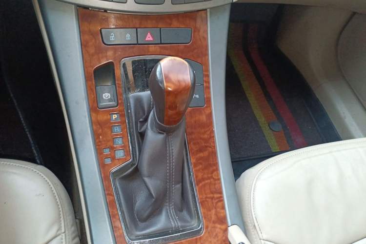 Used Buick LaCrosse 2011 2.4L SIDI Elegant Edition Gear Lever