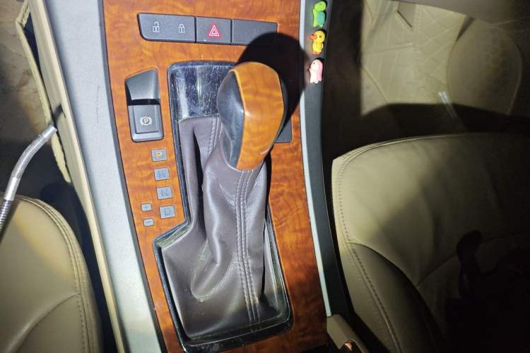 Used Buick LaCrosse 2011 2.4L SIDI Elegant Edition Gear Lever