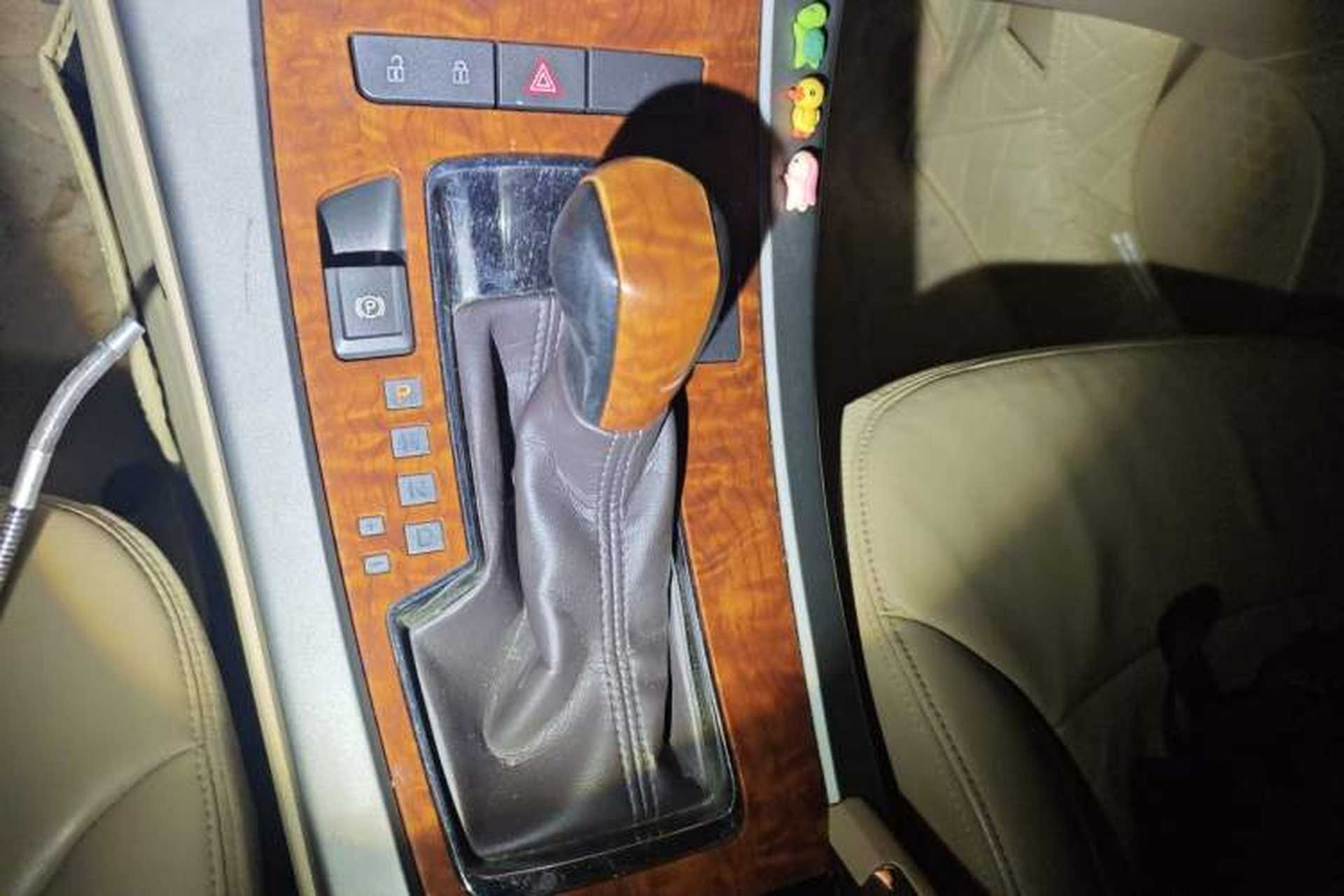 Used Buick LaCrosse 2011 2.4L SIDI Elegant Edition Gear Lever