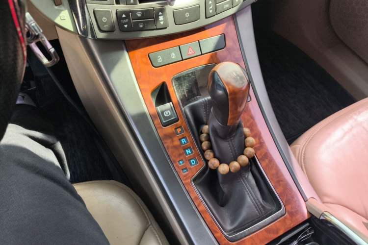 Used Buick LaCrosse 2011 2.4L SIDI Elegant Edition Gear Lever