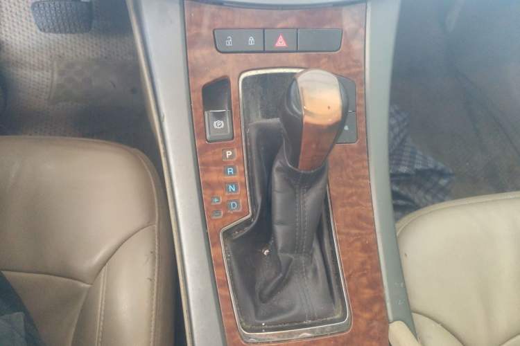 Used Buick LaCrosse 2011 2.4L SIDI Elegant Edition Gear Lever