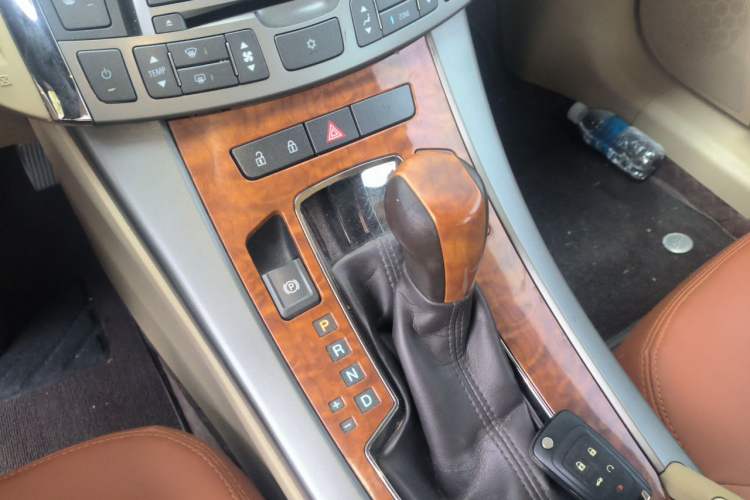 Used Buick LaCrosse 2011 2.4L SIDI Comfort Edition Gear Lever