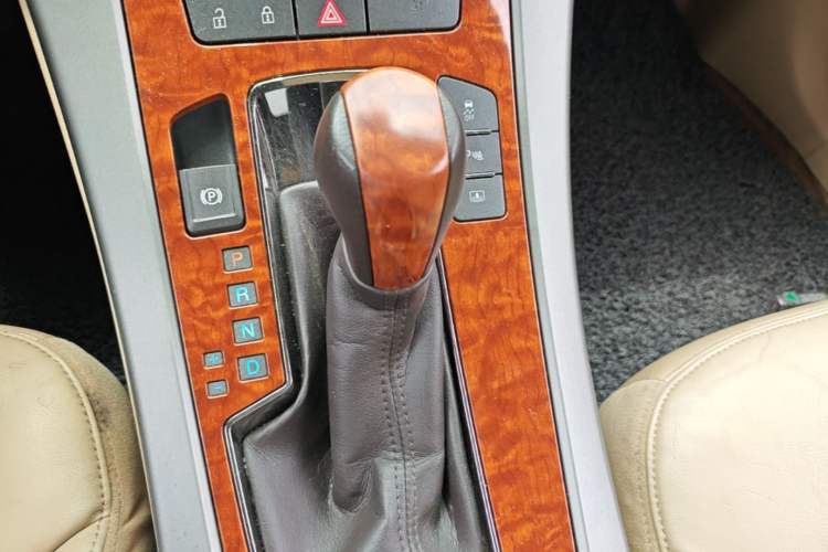 Used Buick LaCrosse 2011 2.4L SIDI Luxury Edition Gear Lever