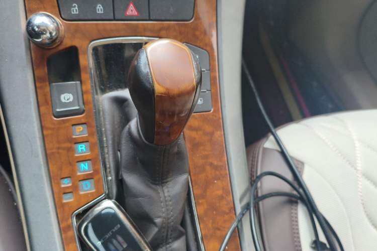 Used Buick LaCrosse 2011 2.4L SIDI Luxury Edition Gear Lever