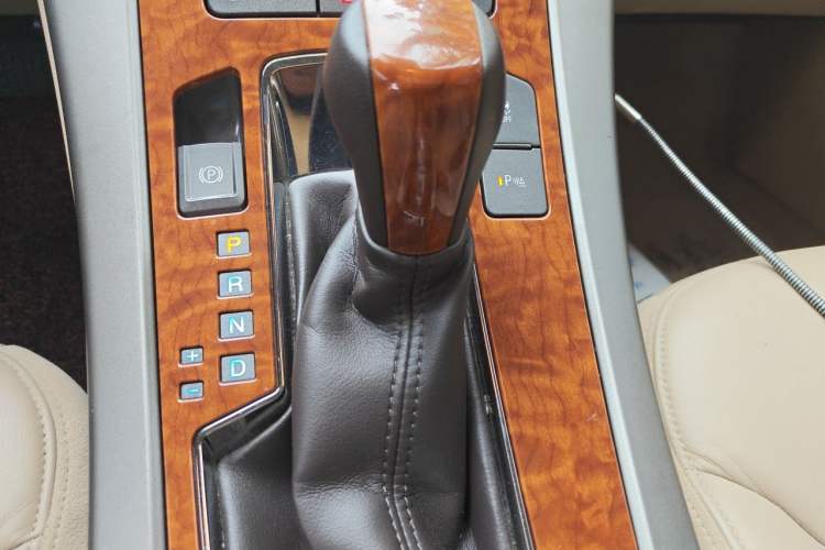 Used Buick LaCrosse 2011 2.4L SIDI Elegant Edition Gear Lever
