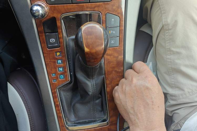 Used Buick LaCrosse 2011 2.4L SIDI Luxury Edition Gear Lever