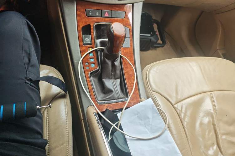 Used Buick LaCrosse 2011 2.4L SIDI Elegant Edition Gear Lever