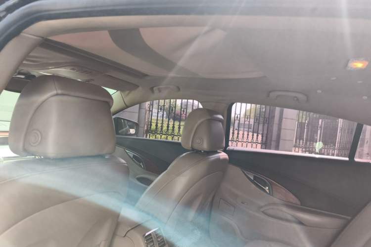 Used Buick LaCrosse 2011 2.4L SIDI Elegant Edition Headliner