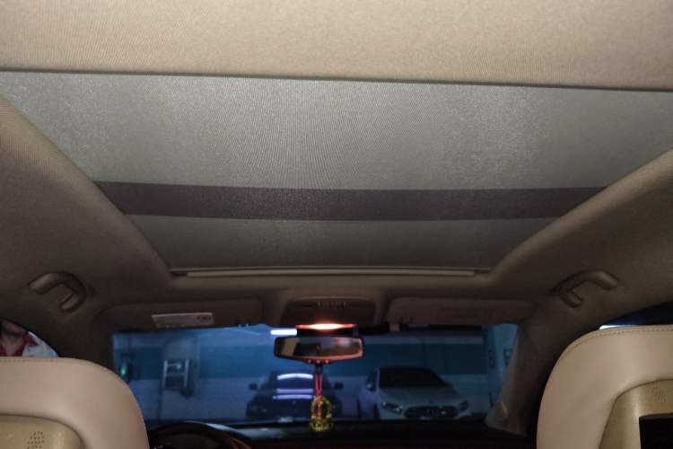 Used Buick LaCrosse 2011 2.4L SIDI Elegant Edition Headliner